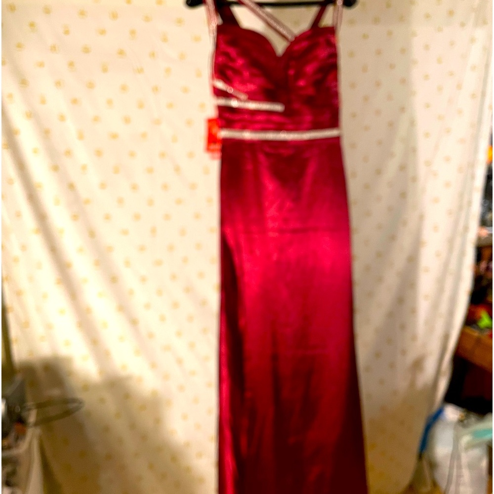 NEW Dark Red Ball Gown Prom Dress sz.12 Mermaid Dress sleeveless + flattering